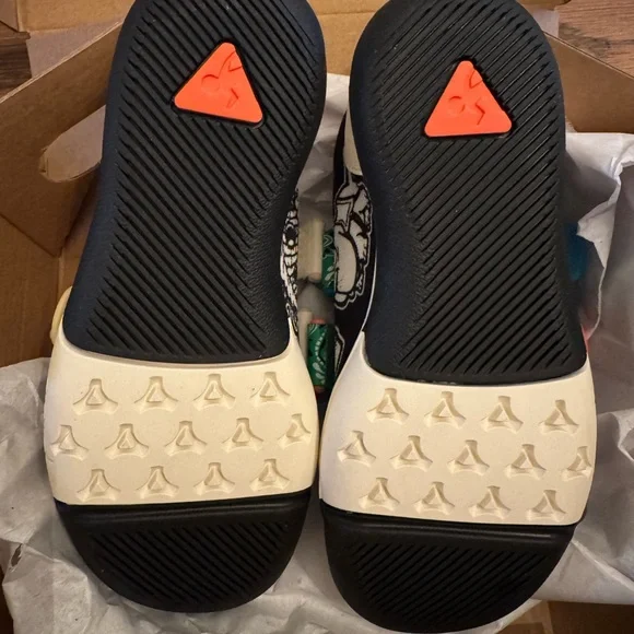 PLAE Roan NEW WITH Kids Graphic Black and Green Shoes